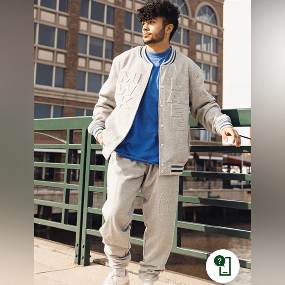 NWT: The Wild Collective Established Logo Milwaukee Bucks Jogger (men’s)